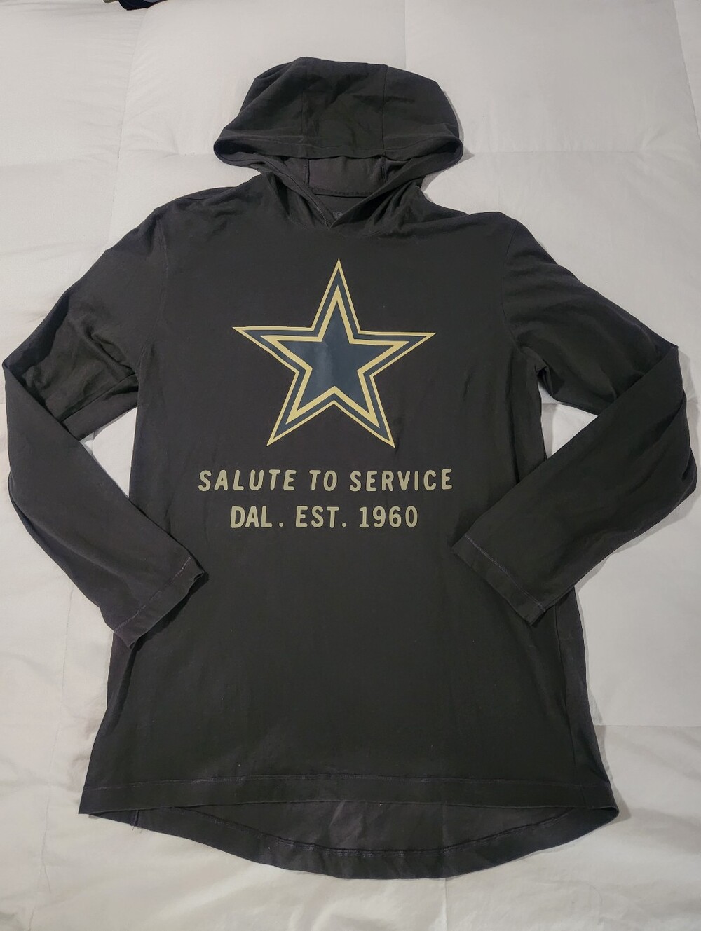 Nike Dallas Cowboys Mens Green Salute to Service Long Sleeve Lightweight Hoodie